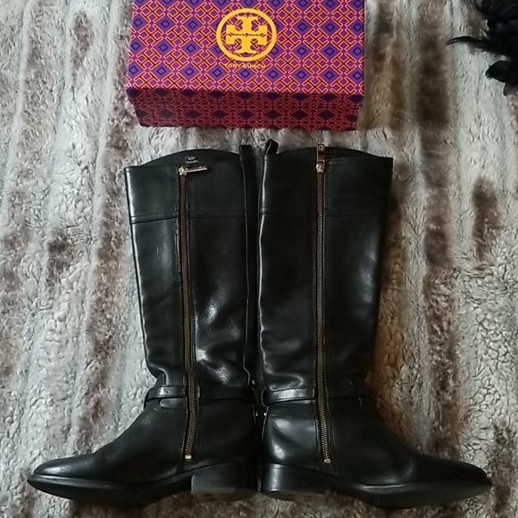 Shoes - Picture 3 of 8